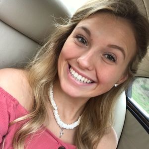 Meet your Posher, Taya